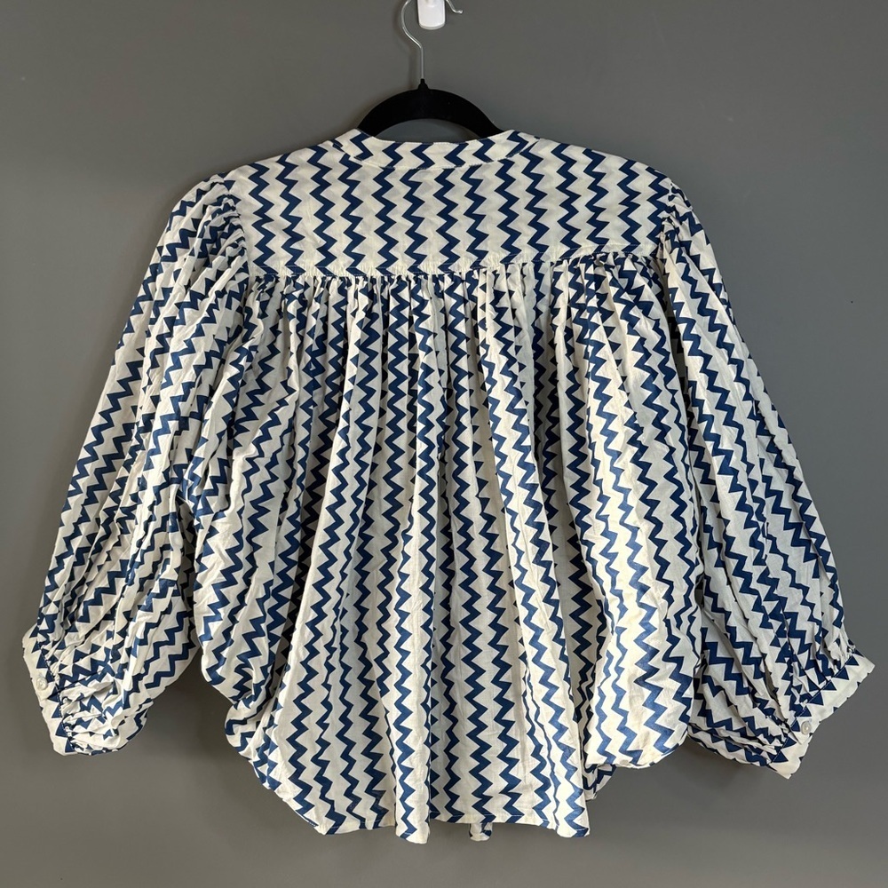 NWT F&F Zigzag Print V-Neck Blouse, which features a deep V-neck/Large Sleeves - Picture 7 of 8